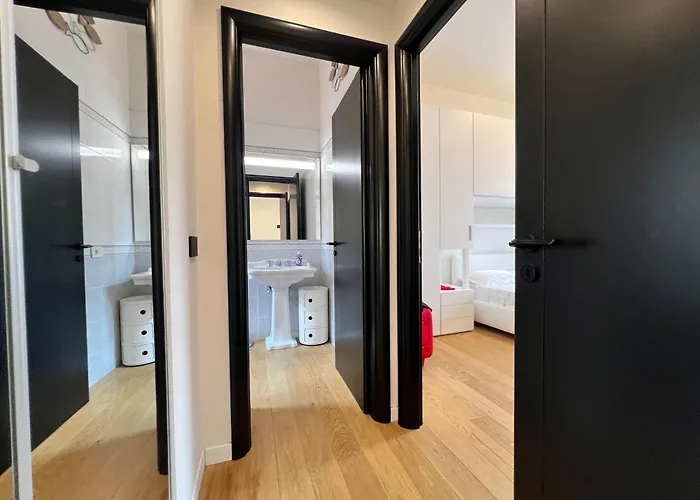 Oro Apartment, *