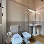Oro Apartment, *