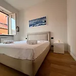 Oro Apartment, *