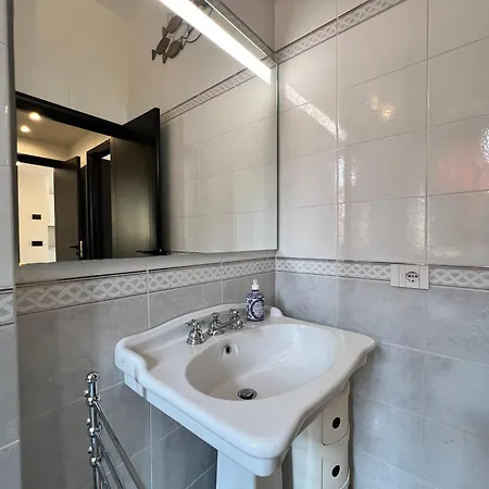 아파트 Oro Apartment, *