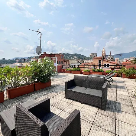 Oro Apartment, 아파트 *