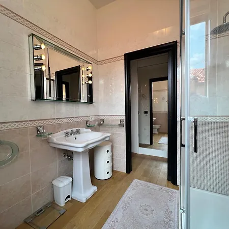 아파트 Oro Apartment, *